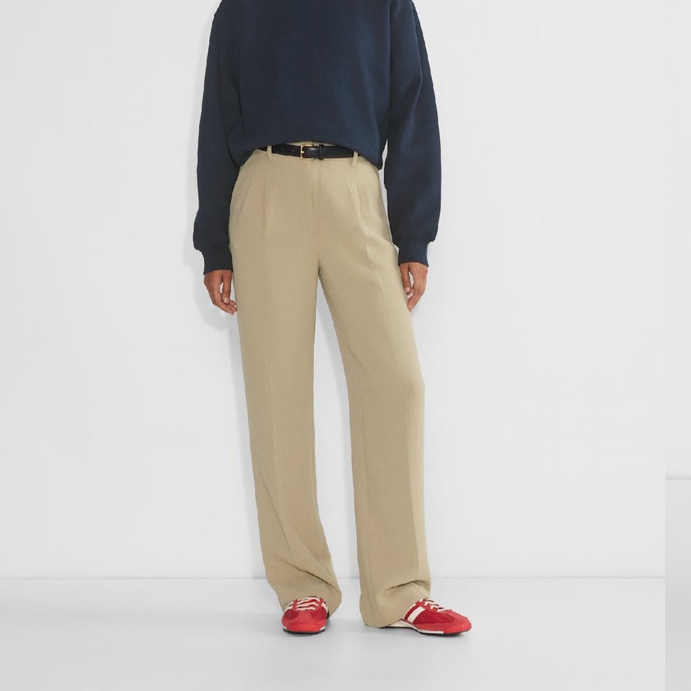 NWT Aritzia ‘The Effortless Pant’